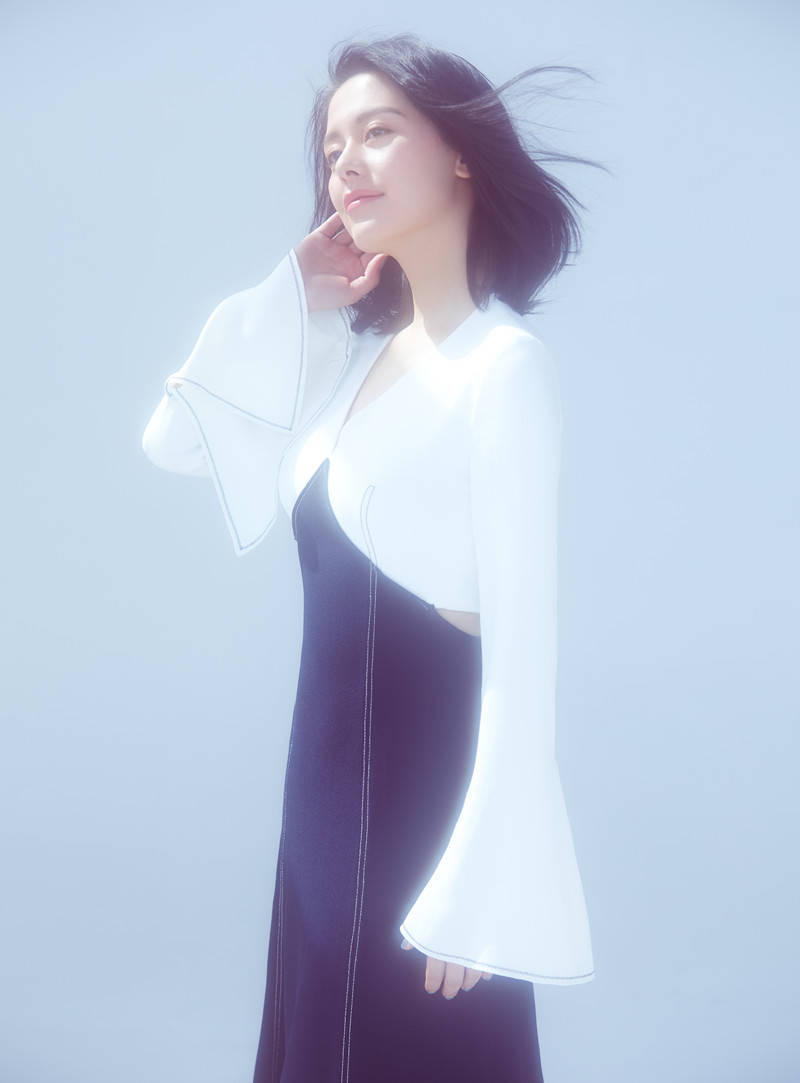 王力可最新写真朦胧梦幻仙气满满天堂的张望扎实演技获好评