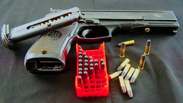 意大利伯莱塔猎枪,国产运动型步枪,狙击步枪,左轮手枪等