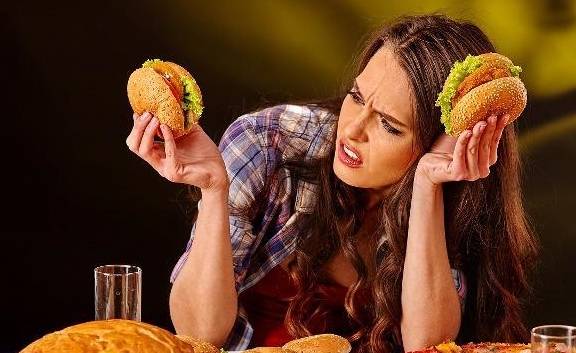 蔬菜|热量堪比“喝油”的四种零食,多数人可能爱不释手