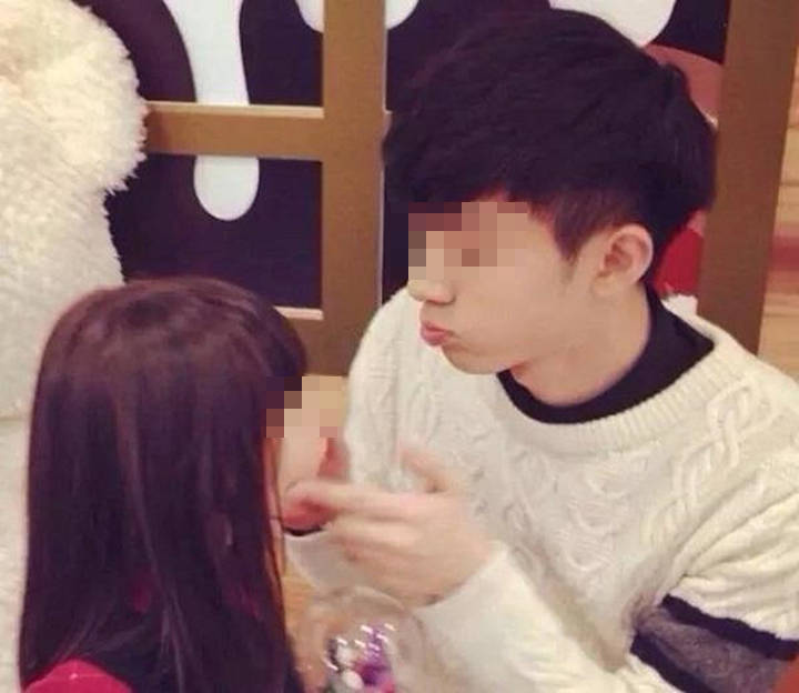 生活|18岁哥哥与2岁妹妹争吵，妈妈本想责怪，却被妹妹的一个举动化解