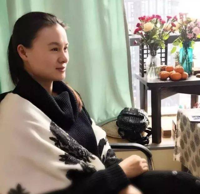 林生斌的恋爱经历:身家1000万的女精英,爱上了理发店的穷小子!_朱小贞