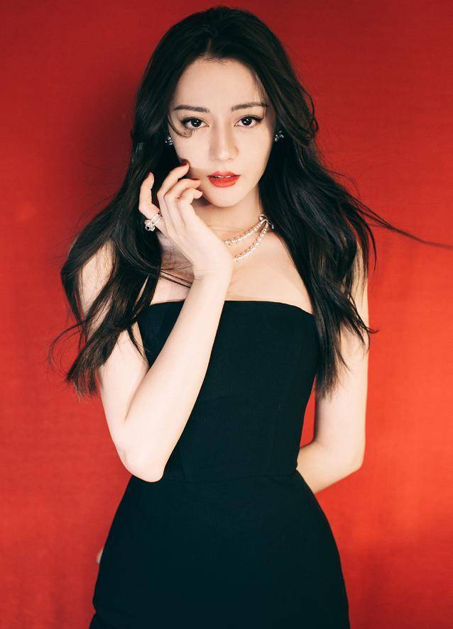 设计|不懂“蝴蝶臀”有何魅力?看热巴穿起修身裙,女生看完都嫉妒