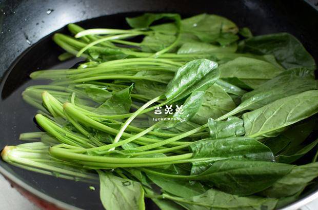 包子|早餐来点新鲜的，卷一卷煎一煎，皮薄馅大，比包子馒头好吃，真香