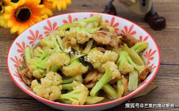 花菜炒肉最下飯, 肉片這麼炒不老不柴特滑嫩, 牙口不好也能吃_五花肉