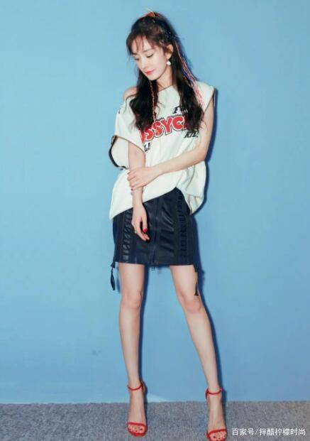 黑色|杨幂真的好瘦,穿白色连衣裙轻松凹出“A4腰”,美的惊艳