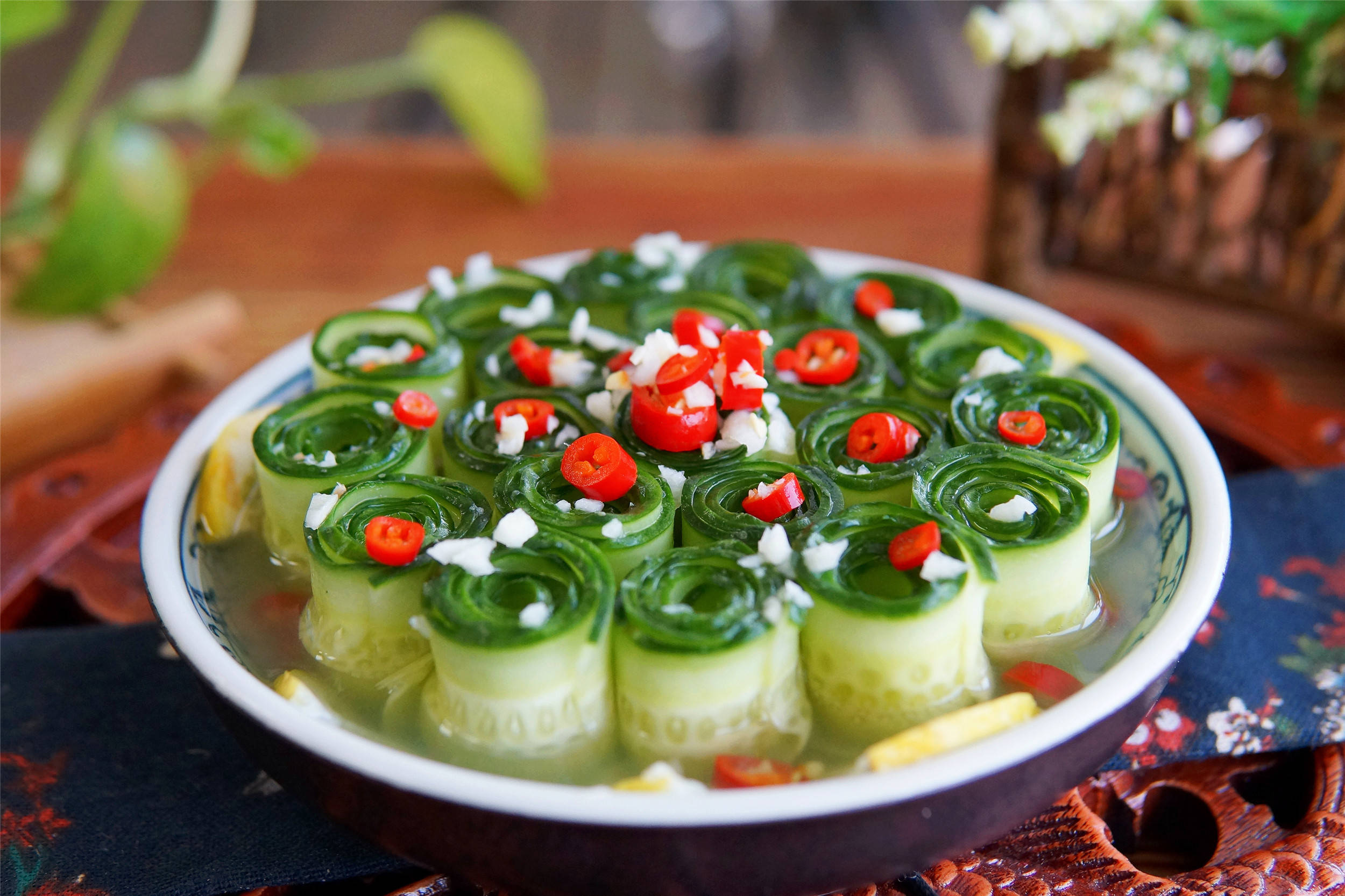 三伏天快到了,教你用雪碧做"腌黄瓜",爽脆解暑,味道真是棒