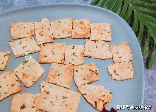 做法|用平底锅制作酥脆小饼干，不用加水，简单一烙，孩子超爱吃