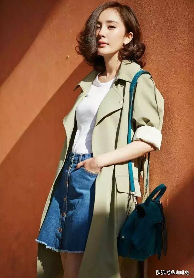牛仔|当妈的女人如何穿出“少女感”？跟着杨幂学穿搭，时尚洋气又减龄