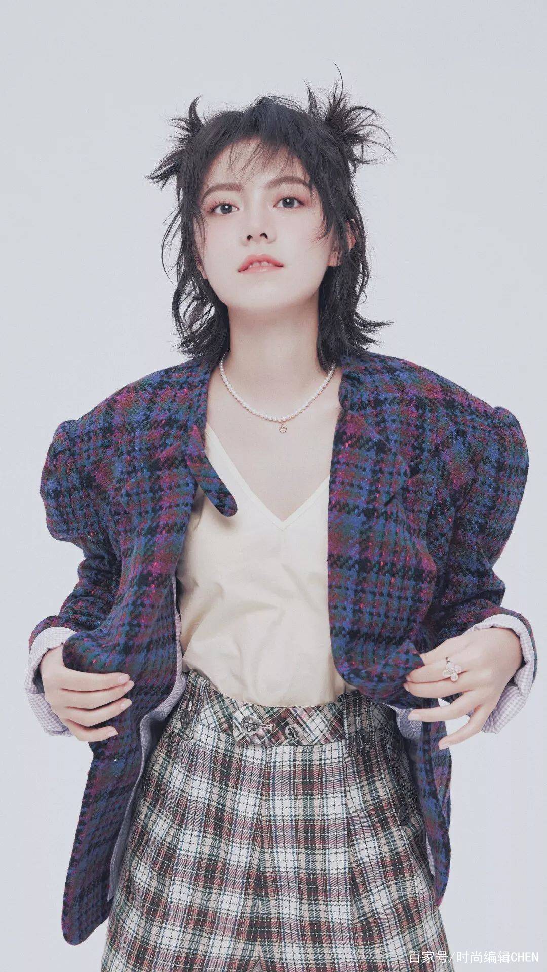 林妙妙|新晋“国民闺女”赵今麦不得了！穿吊带波点长裙太气质，哪像16岁