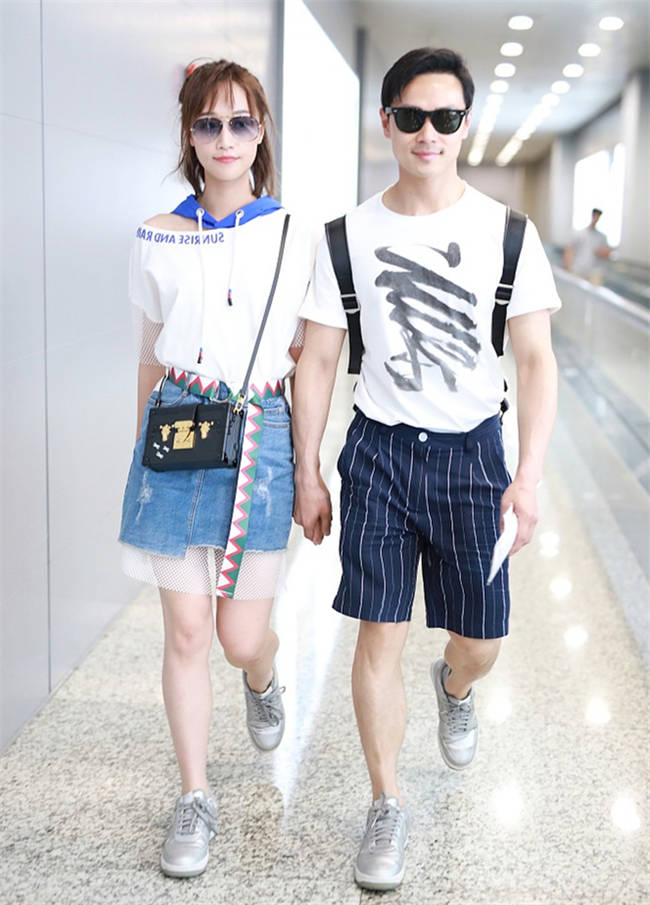 瞬间|岁月不留情，牛仔裙帮你“隐瞒”真实年龄，气质不减当年