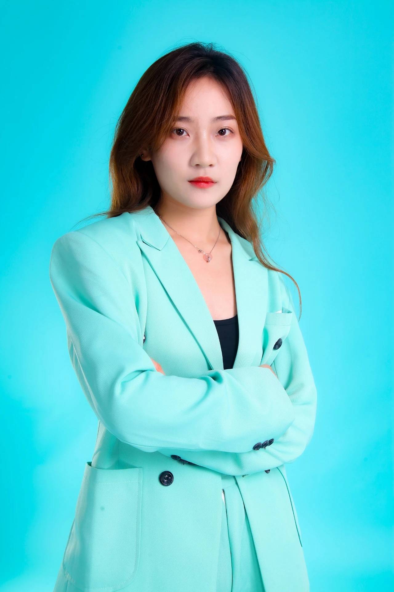西安新角色模特女士职业装展示
