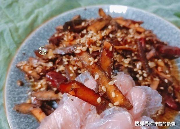 做法|放假宅家，少不了这零食，麻辣鲜香，好吃解馋，4块钱做一大盘