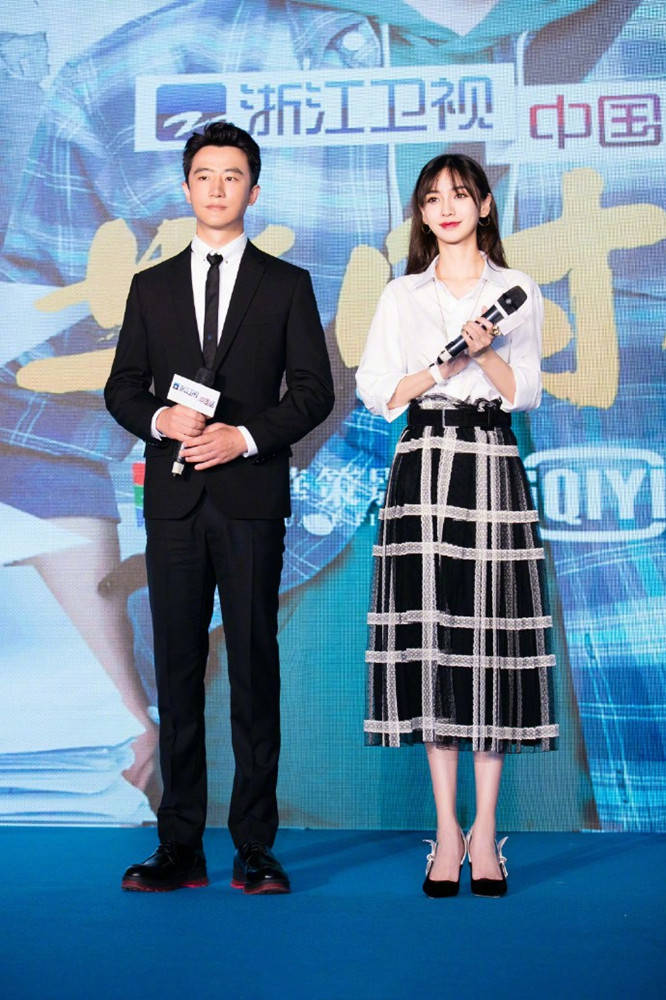 身材|angelababy的时尚就这？1800的半裙出门“反着穿”，一般人真不敢