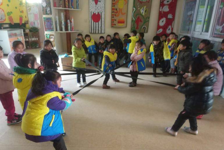 家长|老师把女儿的照片发群里，宝妈心里不是滋味：这是逼孩子退园？