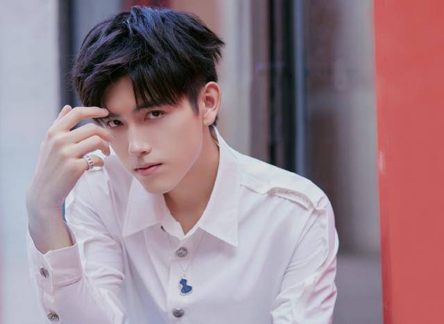 因为|意外！罗云熙陈飞宇被曝将二搭合作新剧，导演或将由陈凯歌担任