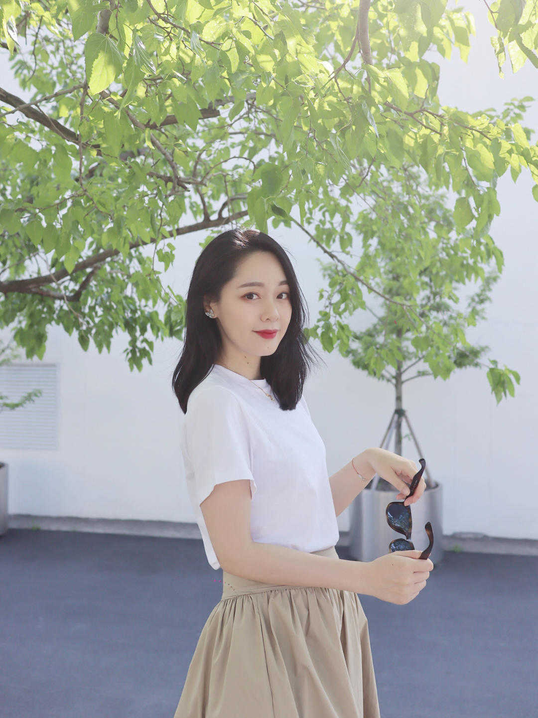 颜色|今年夏天,有种穿搭火了,叫“T恤+牛仔裤”, 谁穿谁好看!