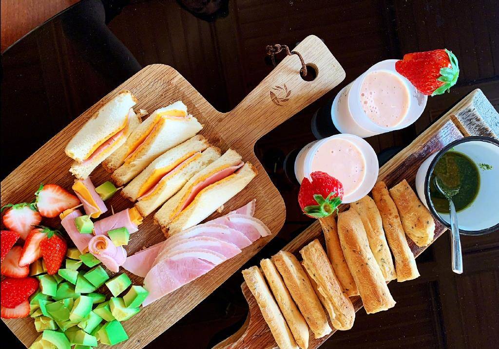 全家|黄磊13岁女儿黄多多给全家做早饭,营养搭配丰富,摆盘也很精致!