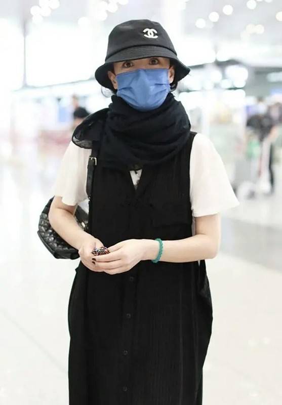 视觉|周迅带火了“佛系”穿搭,一身松垮装不仅不显邋遢,反而随性舒适