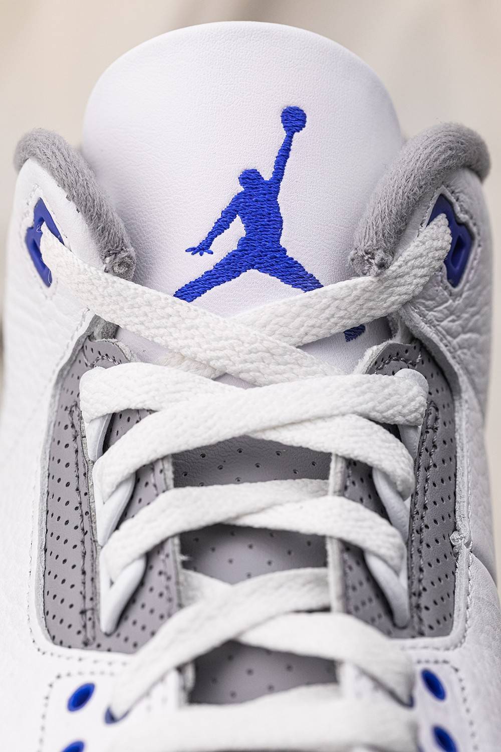 原创腿控福利小姐姐上脚小闪电aj3看完谁还惦记藤原浩啊