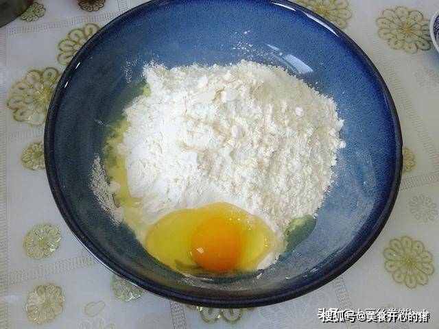 能量|快手葱油饼，外酥里软，15分钟完成，能量足又抗饿，太香！