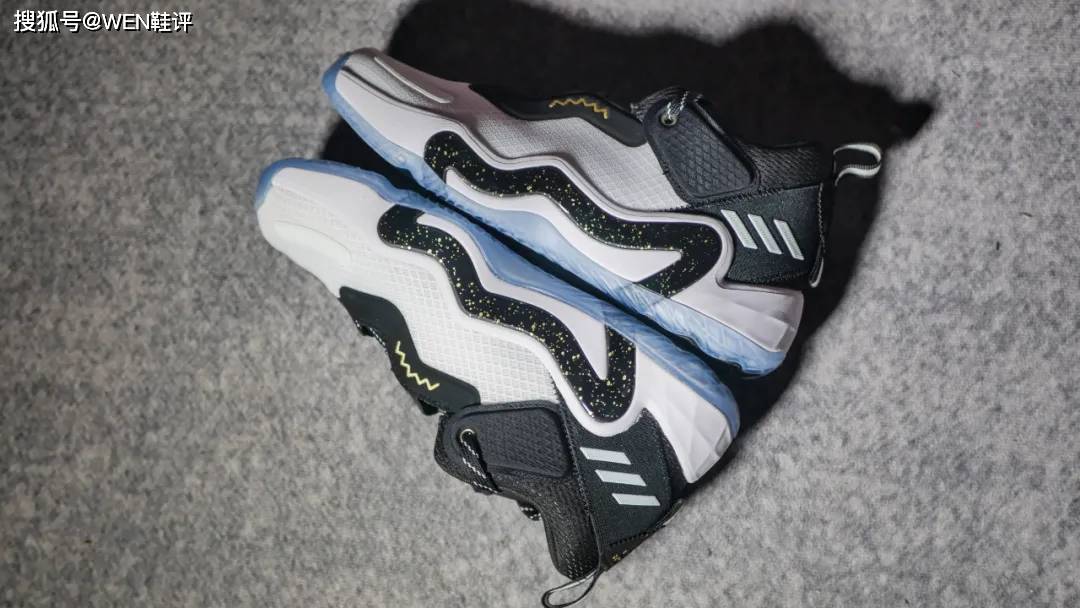 衰减性|adidas 米切尔3代实战：性能在线 稳定有余 惊喜不足