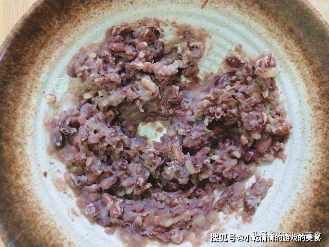 什么|早餐,试一试这个红豆椰蓉包,松软香甜,馅料足,孩子连吃了两个