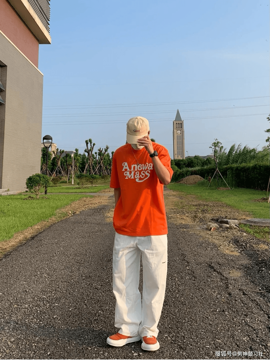 玩法|T恤叠穿的高段位玩法：帅的有层次感才能让人忍不住多看几眼