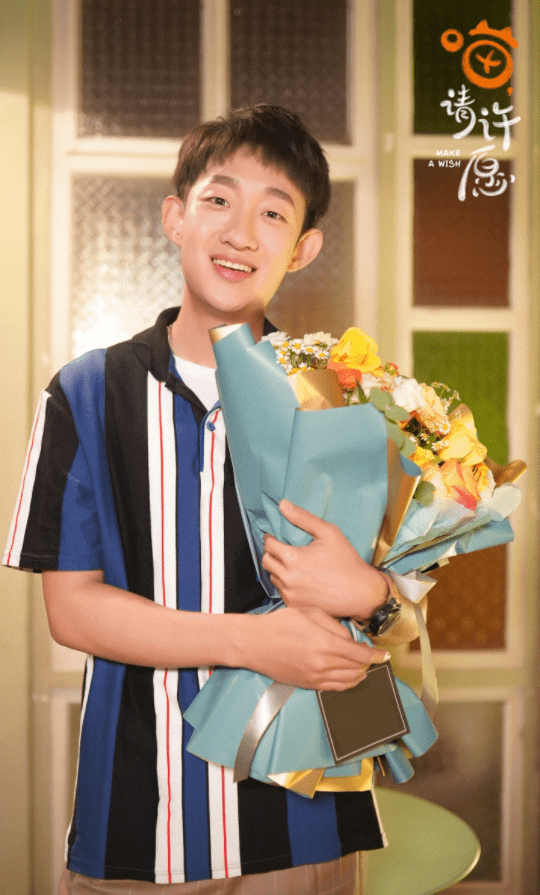 而池炎的朋友"徐子豪"他是一名宠物医生,扮演者是王天宇,他的演技也很