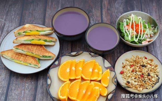 主动|孩子吃早餐从来不用我催，到点准时坐过来，一桌子主动全吃光