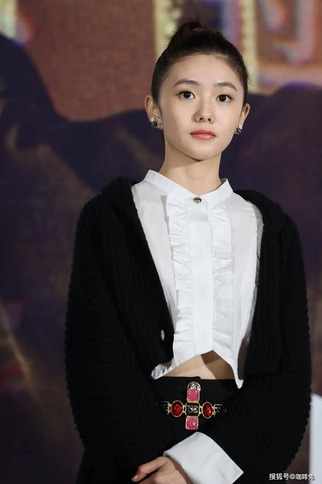 香芋|“谋女郎”刘浩存的时尚品味真不错，未来可期，颜值艳压章子怡