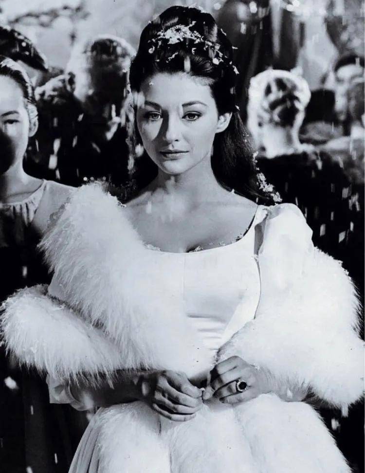 问题|给中年李嘉欣换上刘亦菲同款肉鼻头，会变什么样？