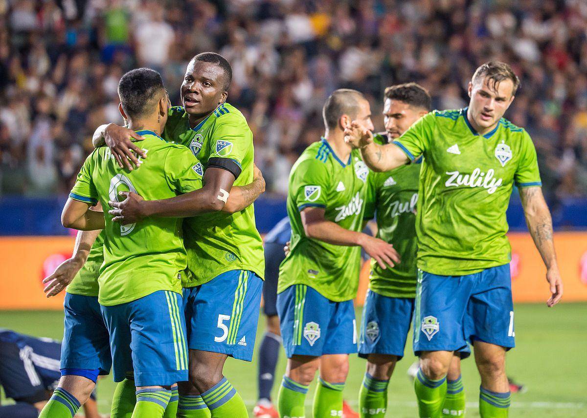 牙买加有德甲强锋坐镇,苏里南防守有保障,佐加顿斯客场状态不佳_联赛