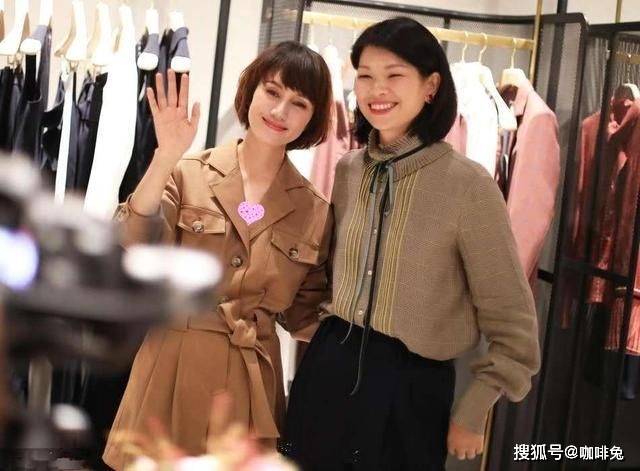 套装|名模吕燕在时尚圈17年， 转型当设计师，告诉人们美不光是看脸蛋
