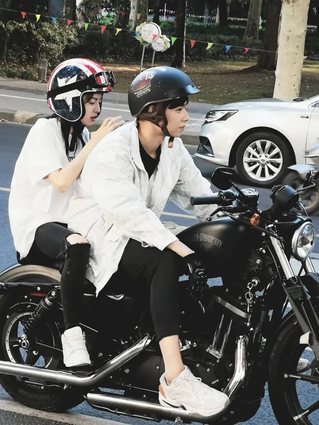 钟楚曦|胡一天钟楚曦“决裂”？白富美死贴穷二代，湖南卫视可真敢拍