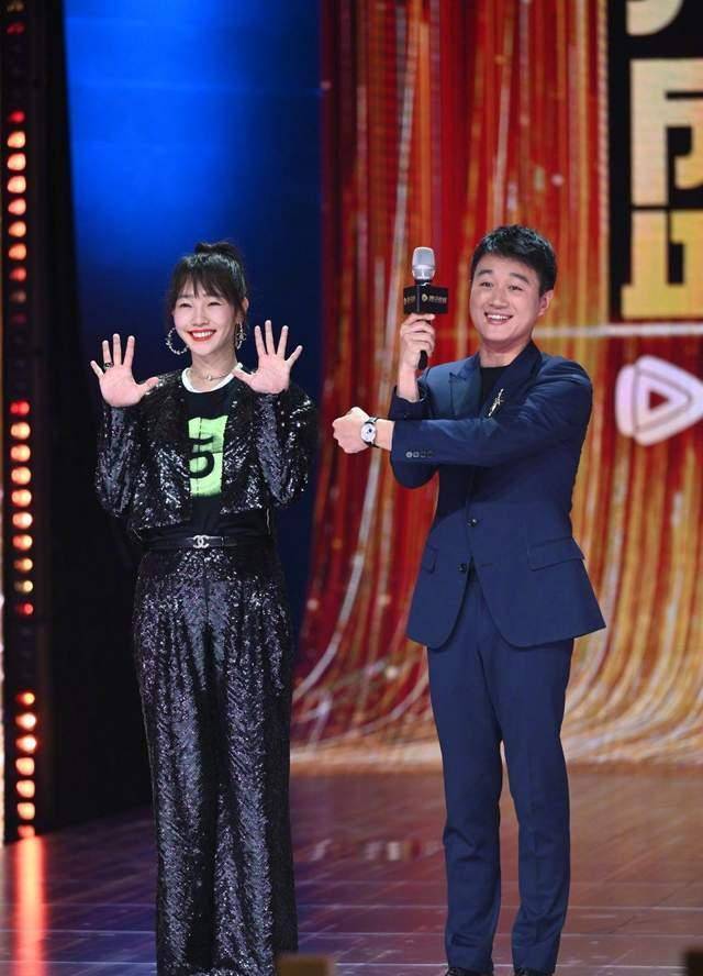 盛典|又是盛典!刘亦菲又仙又欲,杨幂深v撩人,热巴吊带蕾丝艳压全场