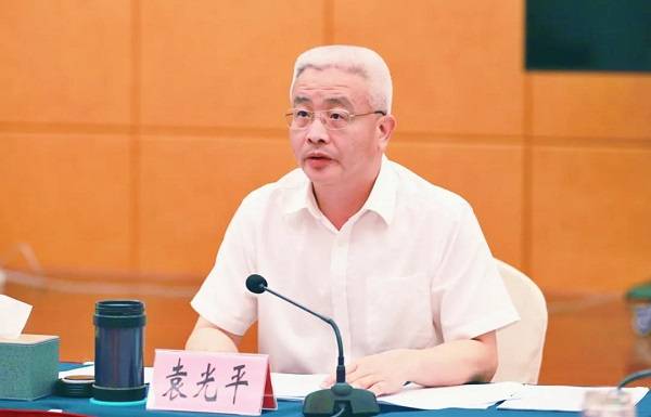 副书记,政法委书记,市政法队伍教育整顿领导小组副组长杨忠诚出席会议