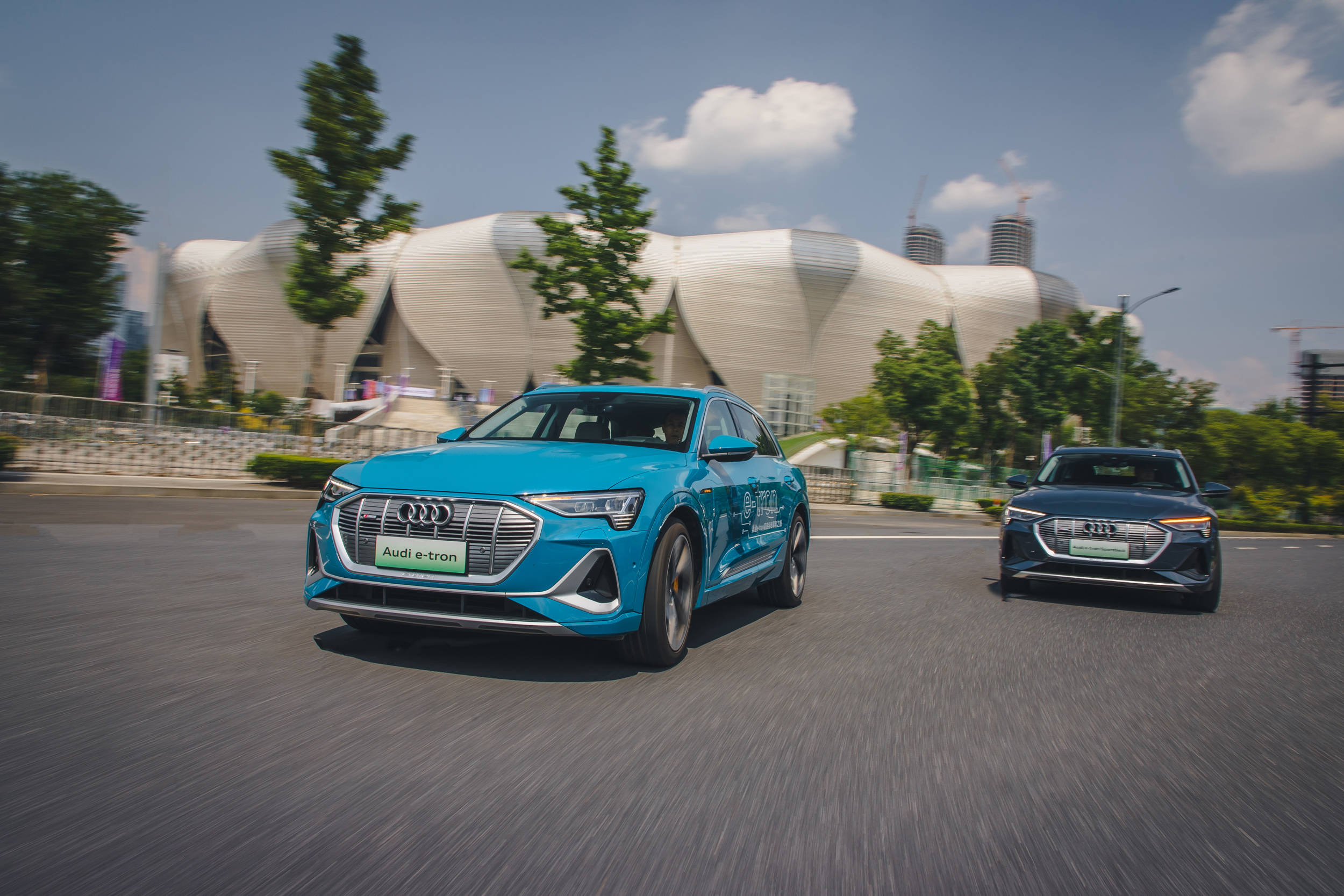 续航升级试驾首款豪华纯电c级suv奥迪etron