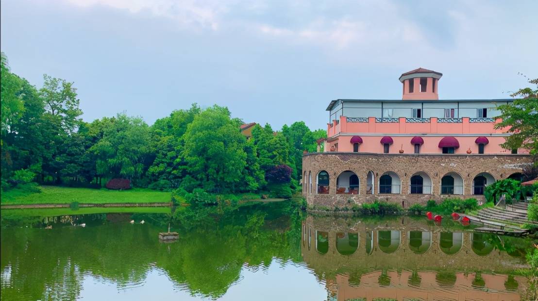 住别墅,摘葡萄,丛林穿越,嗨到爆_龙翔