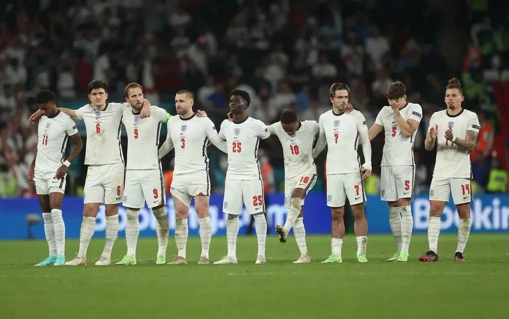 欧洲杯英格兰阵容 7818736494f5467b9c187c09131ac388.jpeg