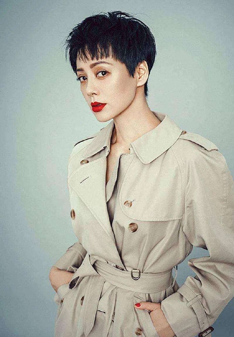 面料|这才是50岁女人该有的打扮，拒绝“扮嫩”，简单高级的气质更美