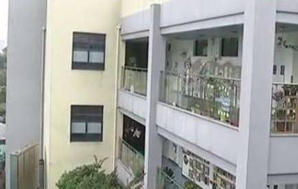 要求|幼儿园宝宝被抱了一下,妈妈竟要求索赔80000元,园长:懵了