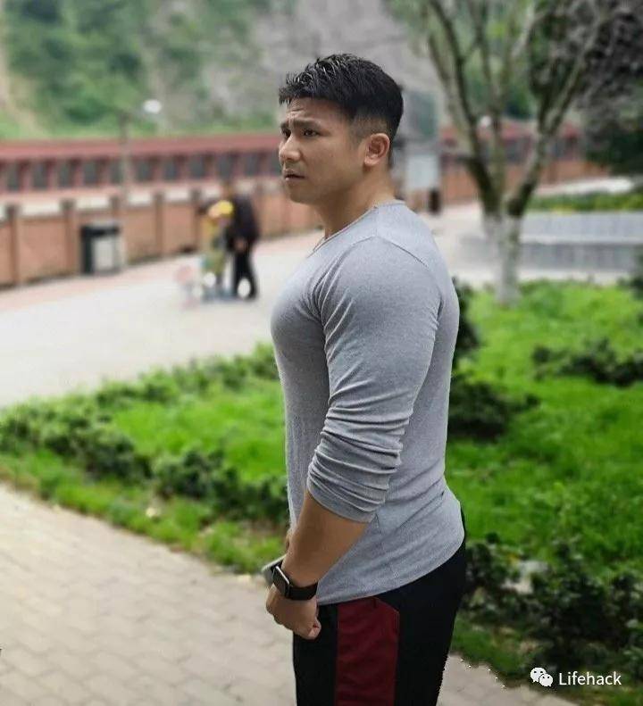 健美|39岁男警察身材照被曝光：撸铁15年成肌肉巨无霸，罪犯都不敢惹他