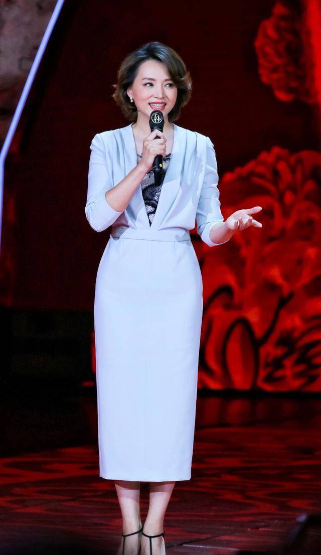 面料|这才是50岁女人该有的打扮，拒绝“扮嫩”，简单高级的气质更美