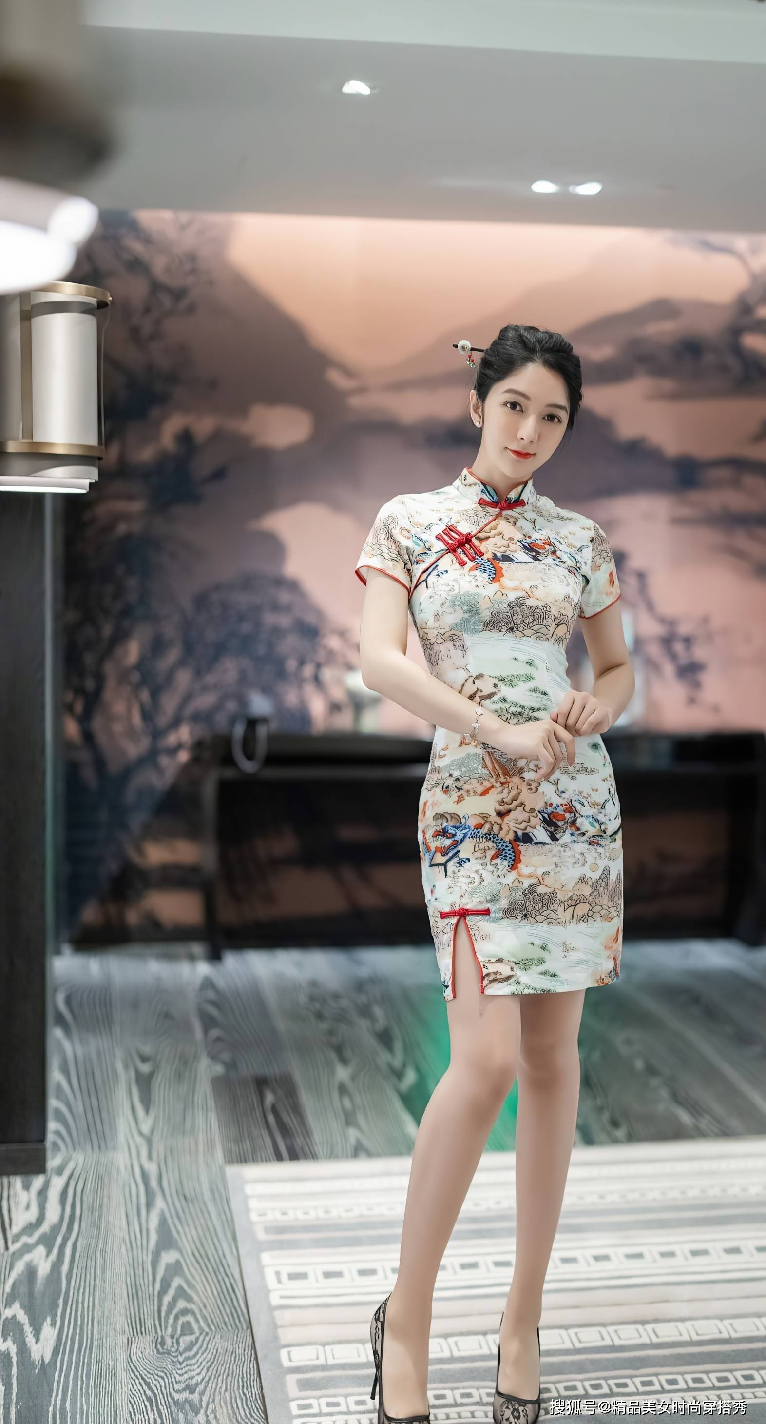 黑色|古典优雅的旗袍，尽显优雅的身姿，尽显古典的美