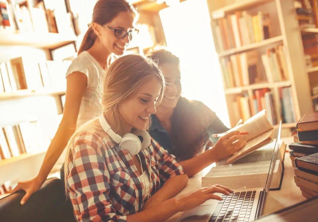 图片来源:图虫创意11 《致命注射:一个处在阴影中的产业,一种致命疾病