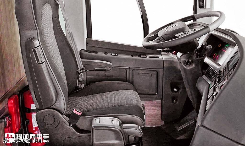 4米车高,公交长途大巴两用,带您见识沃尔沃9700dd新款双层巴士