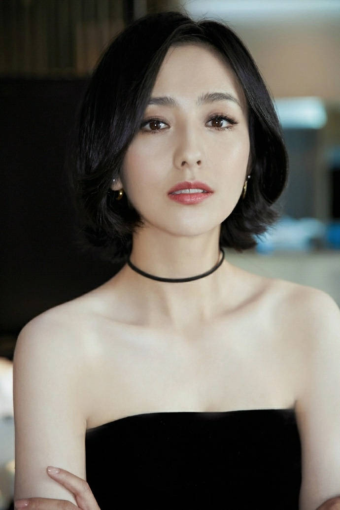 佟丽娅因革命者哭上热搜离婚51天后变得更加光彩照人