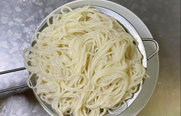 面条怎么吃才能营养搭配 62e11c8943314982b450b3212e12e2f1.jpeg