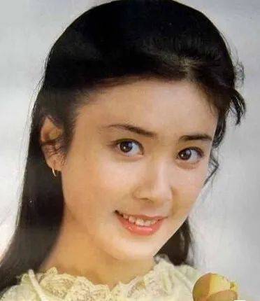 东西方|Angelababy19岁的混血嫩模妆放到现在是什么水平？咋都在模仿她？