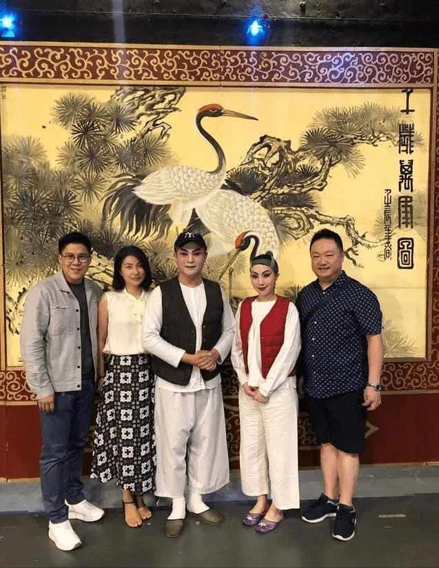 设计|郭晶晶终于搞事业！将担任东京奥运会评委，靓丽红发太为霍家长脸